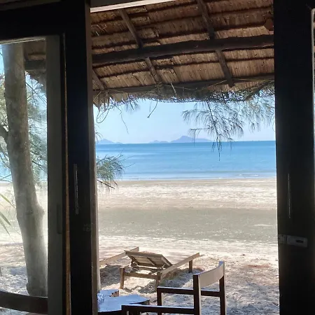 La Ong Lay Hotel Koh Phayam Exterior photo