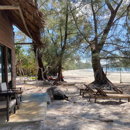 La Ong Lay Hotel Koh Phayam Exterior photo