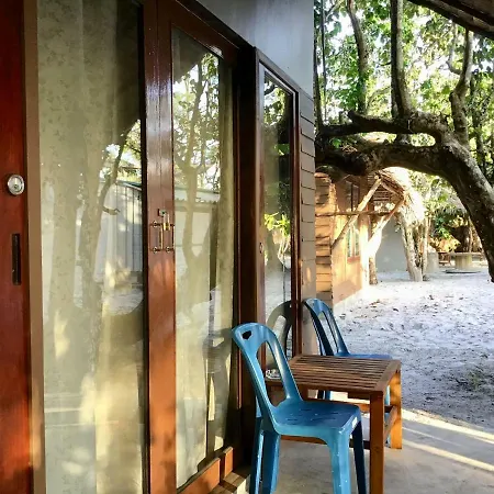 La Ong Lay Hotel Koh Phayam Exterior photo