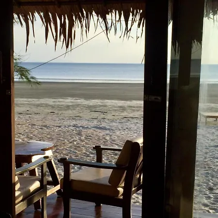 La Ong Lay Hotel Koh Phayam Exterior photo
