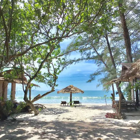 La Ong Lay Hotel Koh Phayam Exterior photo